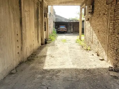VENTA EN BLOCK LAFERRERE LOCALES MAS DEPOSITO