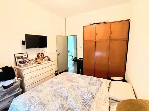 VENTA CASA 3 AMBIENTES QUILMES CON PATIO Y COCHERA