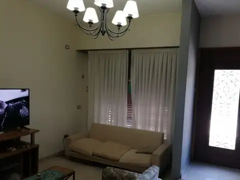 Depto Tipo Casa en Venta de 5 ambientes
