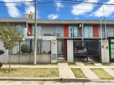 CASA DE DOS PLANTAS EN VENTA - B PROCREAR TANDIL