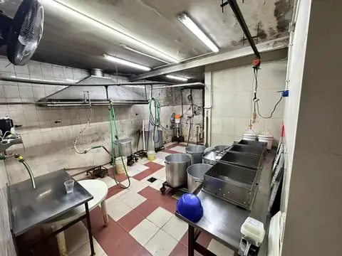 Local / Casa En Venta / Flores - Paez Y Cuenca - Centro Comercial Avellaneda