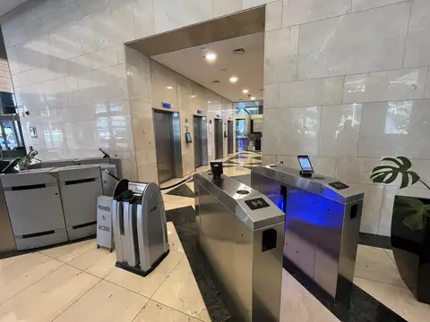 Laminar Plaza - Oficina en Venta - Catalinas