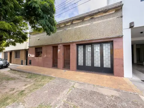 Casa 6 ambientes en venta  La Plata jardín cochera