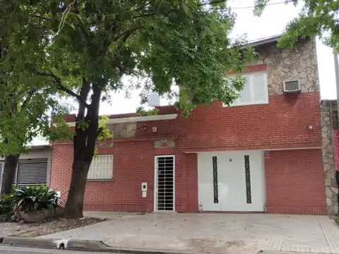 Excelente Oportunidad - Casa 2 Plantas - Londres 3300