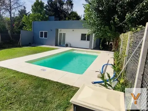 Casa en Alquiler - 2 Dormitorios 2 Baños - 360mts - Berazategui