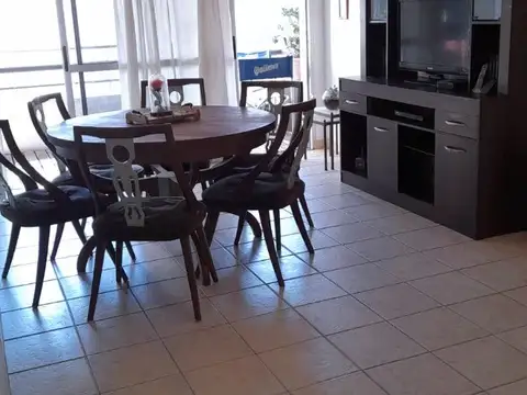 Castro Barros 200, Piso 3