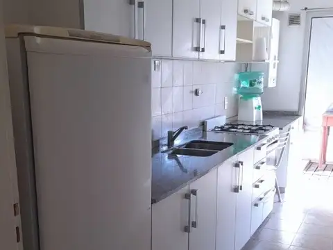 Hermoso 3 amb + baño y toilette c/ amplio balcon al contrafrente.