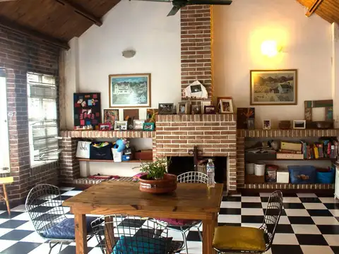 Casa 7 ambientes con 3 baños