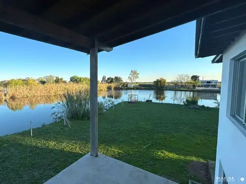 Casa en Venta con 4 cocheras