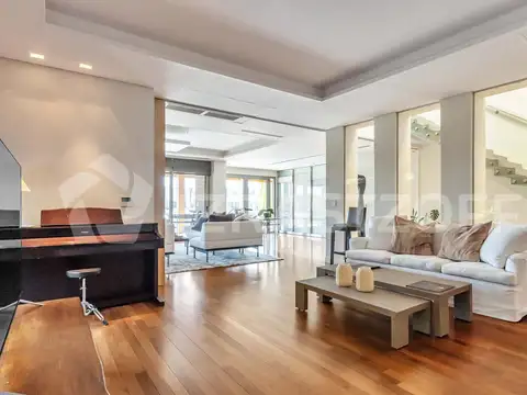 Casa en Venta con 4 cocheras