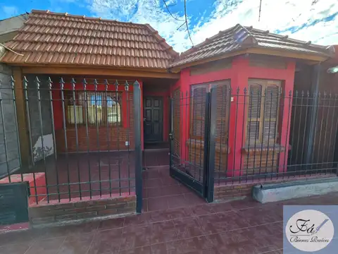 Dos dormitorios, cinco ambientes, infinitas posibilidades comerciales