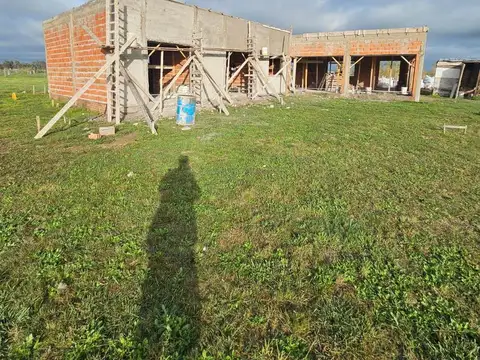 Casa 4 ambientes con 3 baños