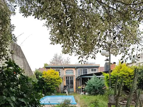 Casa 5 ambientes con 2 baños
