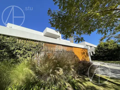 Casa en venta con 4 dormitorios en Nordelta