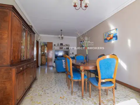 Casa en Venta con 4 cocheras