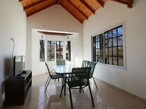 Casa en Venta con 3 cocheras