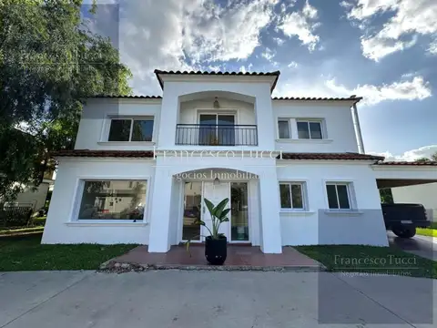 Casa en venta 4 ambientes en Weston