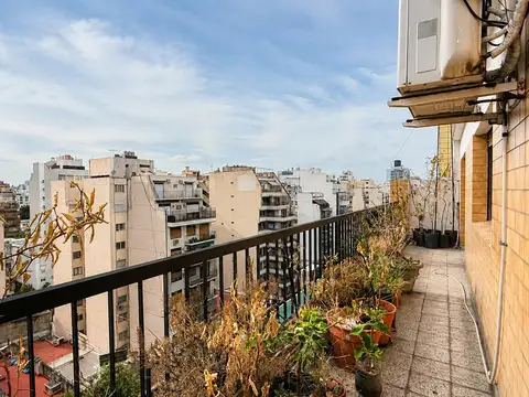 Venta Departamento 4 Ambientes Balcón y Baulera en Caballito