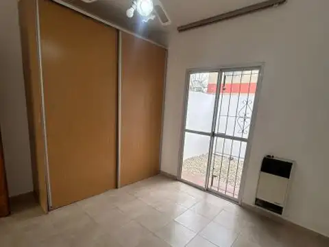 Depto Tipo Casa 2 ambientes con 1 baño