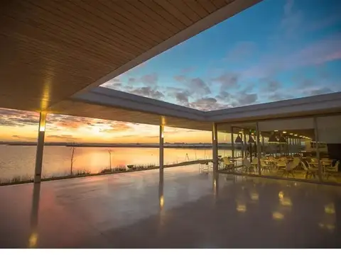 PUERTOS DEL LAGO 100