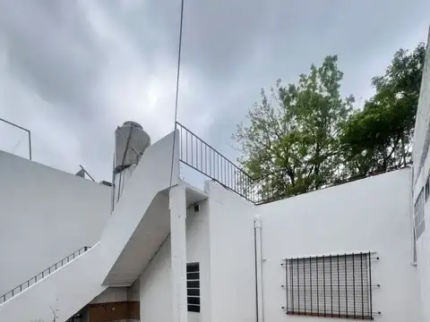 Casa en alquiler en José León Suarez!