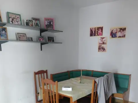 Casa 5 ambientes con 1 baño