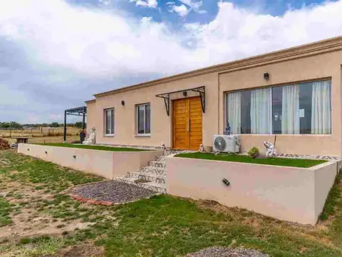 Casa moderna en venta en La Huella 
