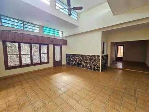 VENTA CASA DE AMBIENTES AMPLIOS