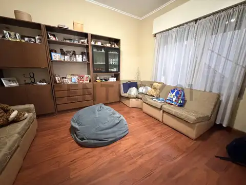 VENTA CASA 5 AMBIENTES GARAGE PATIO Y TERRAZA CASEROS