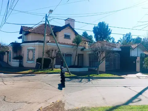 "HERMOSO CHALET BIEN UBICADO CERCA DE LA ESTACION DE PADUA"