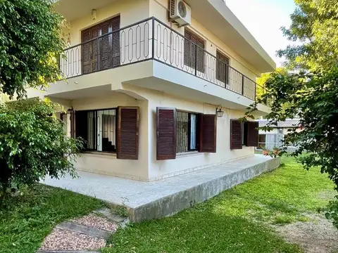 Casa con amplio terreno