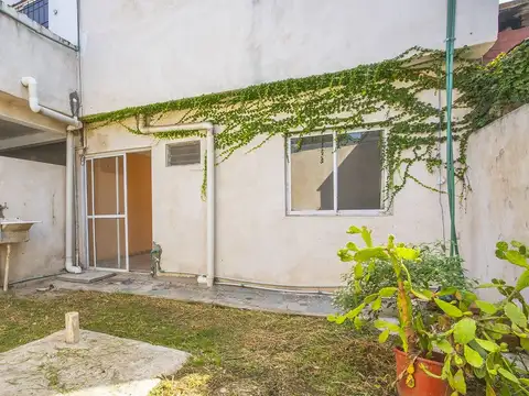 En VENTA, tres departamentos en el mismo lote!