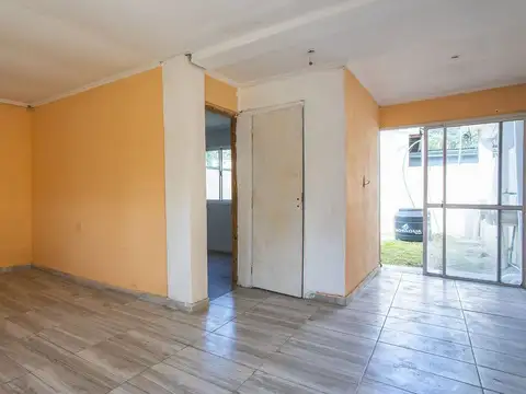 Casa 8 ambientes con 3 baños