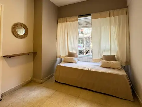 Departamento  1 ambiente a la calle en Plaza Colon