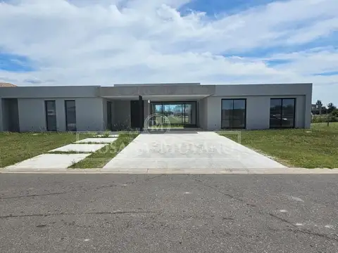 Casa Una Planta al Rio - El Naudir - Escobar 