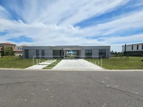 Al Rio Casa Una Planta El Naudir