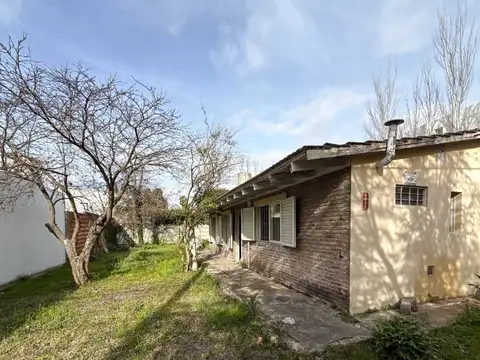 Casa en venta City Bell Calle Cantilo