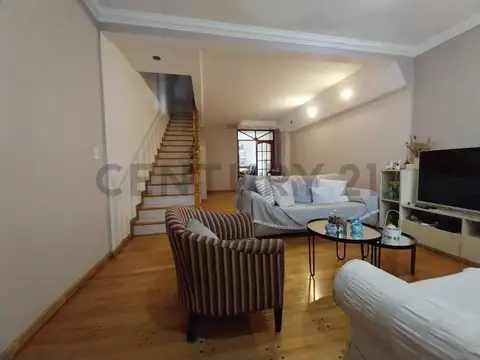 VENTA CASA DUPLEX 4 AMB. VILLA URQUIZA, APTO CREDITO