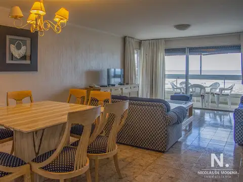 Departamento en Alquiler Temporal en Playa Mansa, USD 8.800