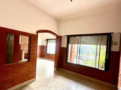 Casa en Alquiler con 1 cochera