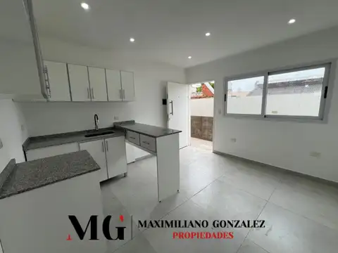 Depto Tipo Casa en Alquiler de 2 ambientes