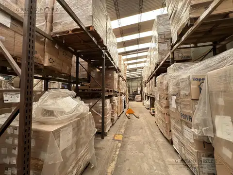 Depósito / Galpón / Oficina 6850m2 ALQUILER / VENTA en Constitución