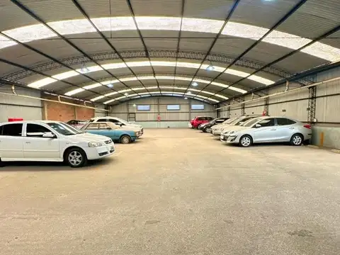 Garage en Venta con 84 Cocheras + 2 Locales en Venta