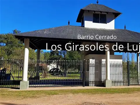 VENTA CASA 4 AMBIENTES BARRIO CERRADO LUJAN