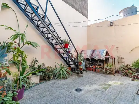 CASA 4 AMBIENTES, PATIO, TERRAZA LANUS - ESCALADA