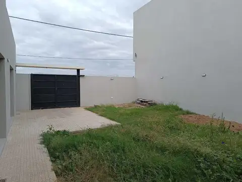 MODERNA CASA venta SALTO BUENOS AIRES FINANCIADA