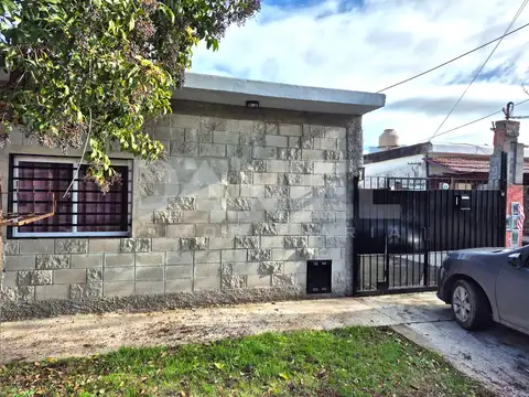 PROPIEDAD EN EXCELENTE ESTADO UBICADA A 10 CUADRAS DE LA ESTACION DE ITUZAINGO  