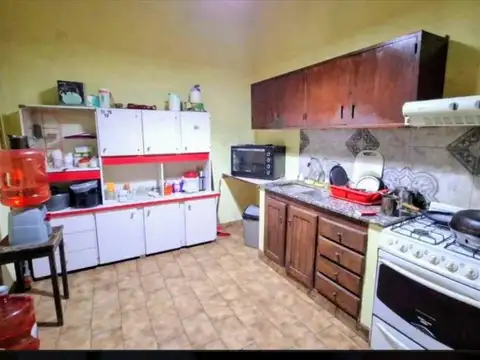 Casa 3 ambientes con 1 baño