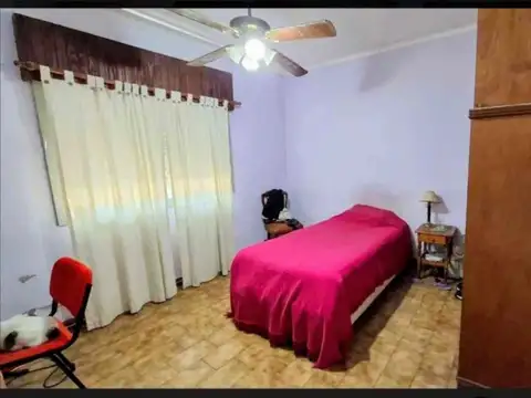 VENTA – CASA 3 AMBIENTES SOBRE DOS LOTES – 400 M2 DE TERRENO