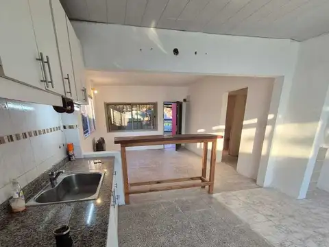Casa 3 ambientes con 1 baño